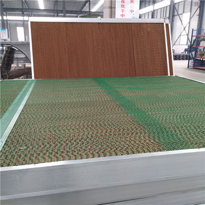 Le système de contrôle galvanisé de climat de ferme avicole de cadre en acier 7mm/5mm tuyautent haut